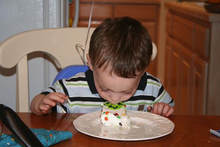 Grant's 2 year birthday115.JPG
